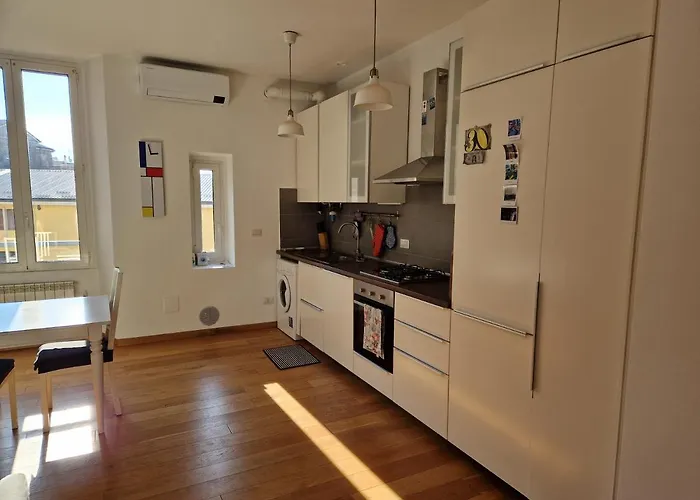 Modern Bright And Central Apartment